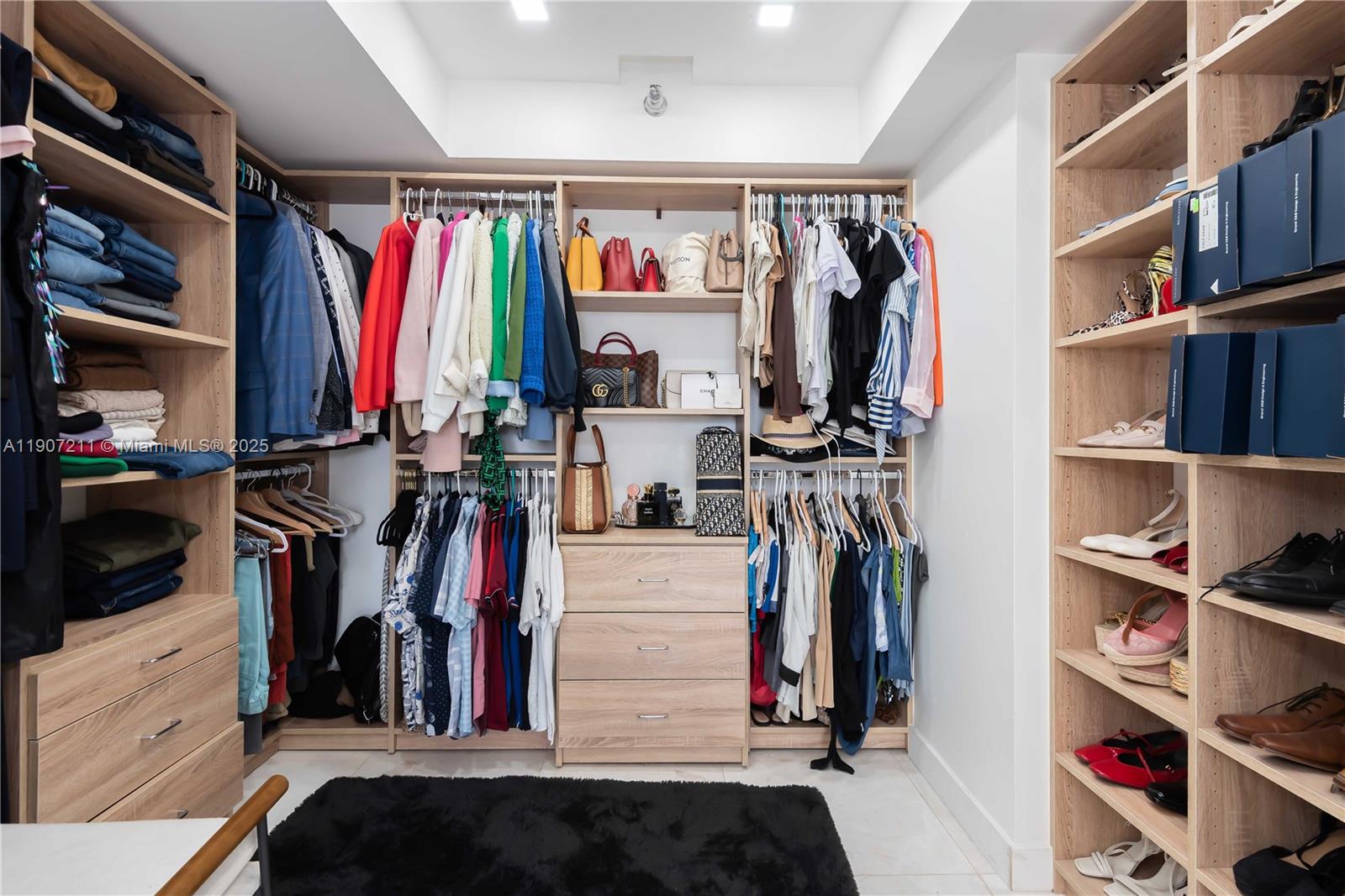 MYSTIC POINTE TOWER 400 C - Residential