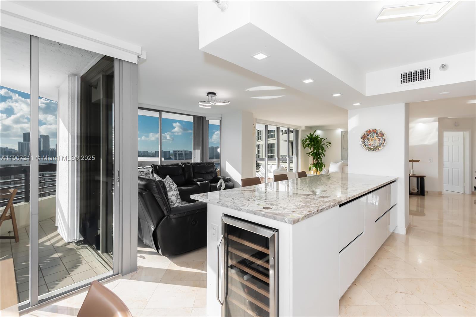 MYSTIC POINTE TOWER 400 C - Residential