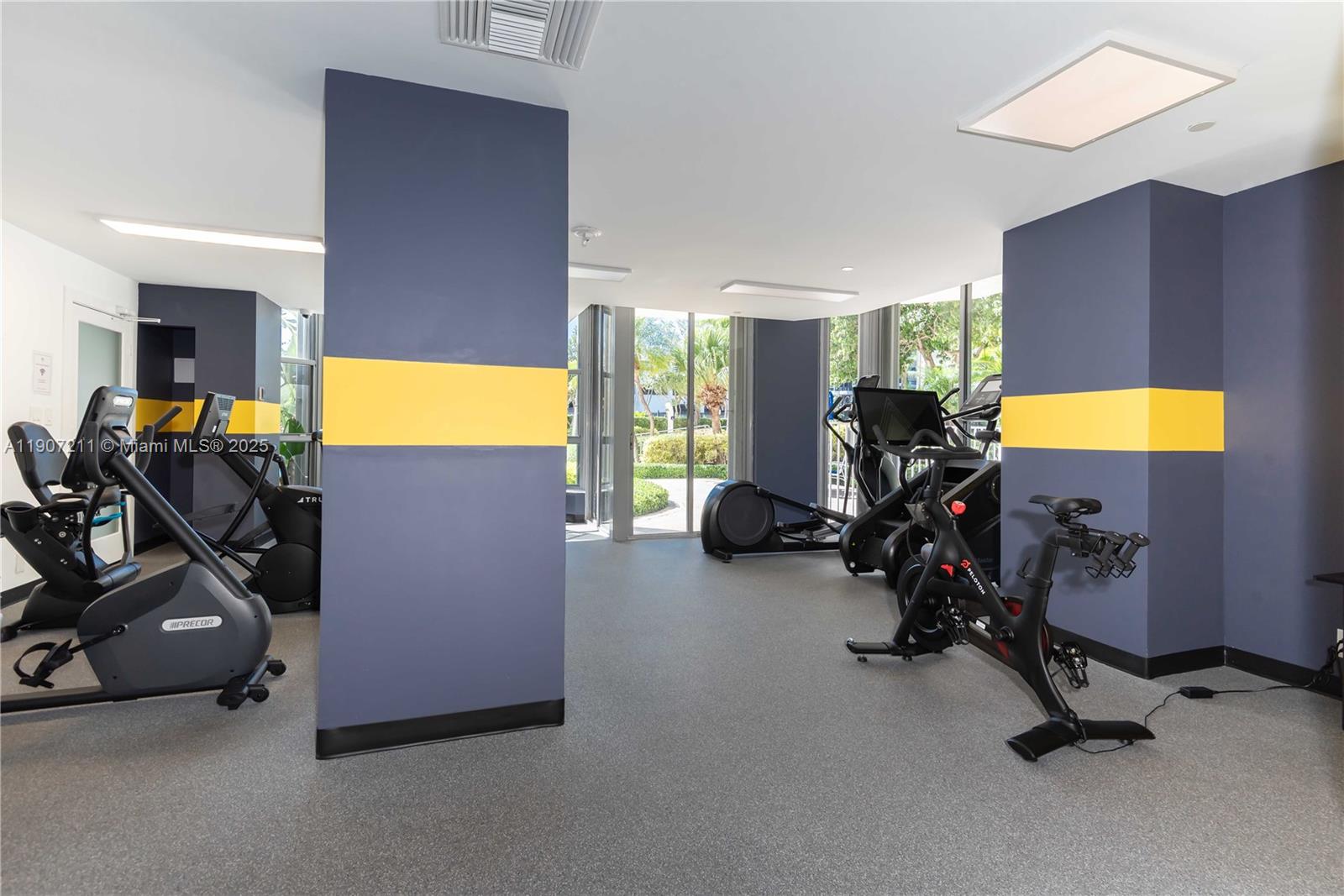 MYSTIC POINTE TOWER 400 C - Residential