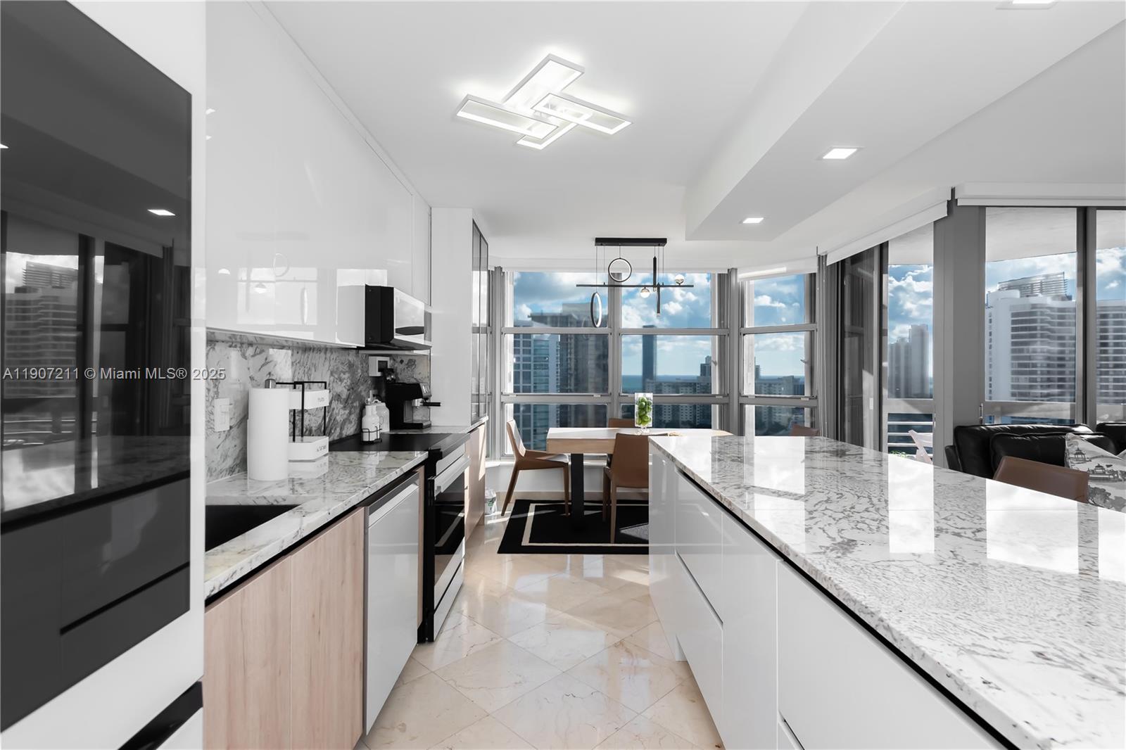 MYSTIC POINTE TOWER 400 C - Residential