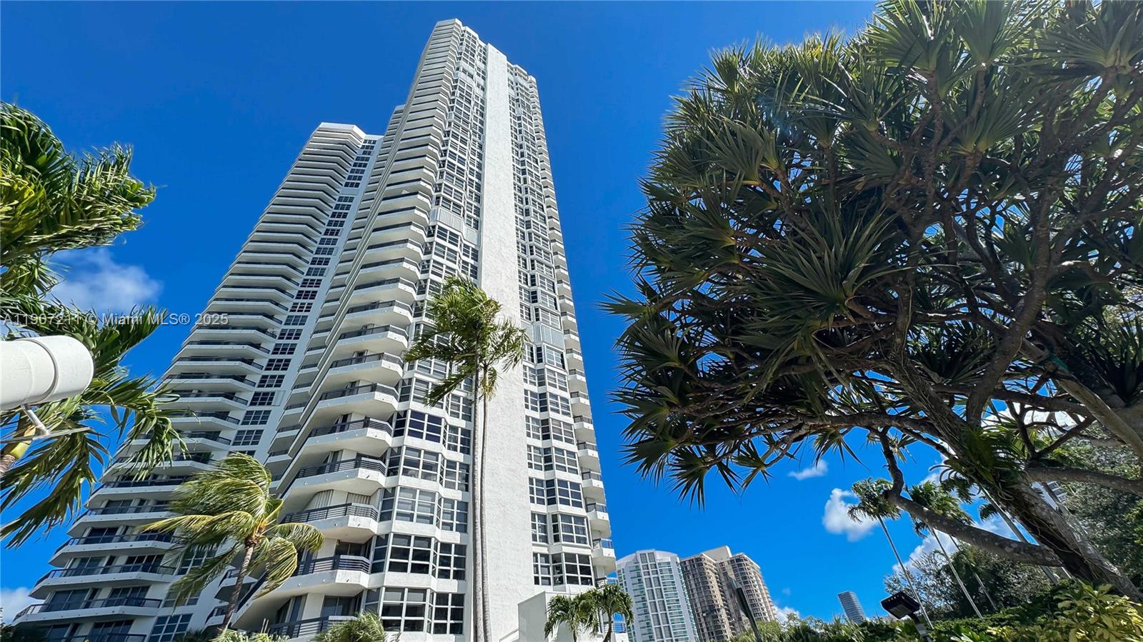 MYSTIC POINTE TOWER 400 C - Residential