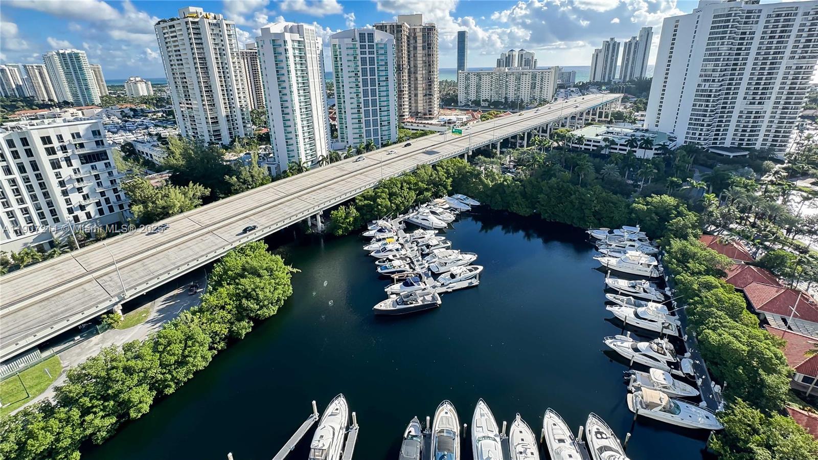 MYSTIC POINTE TOWER 400 C - Residential