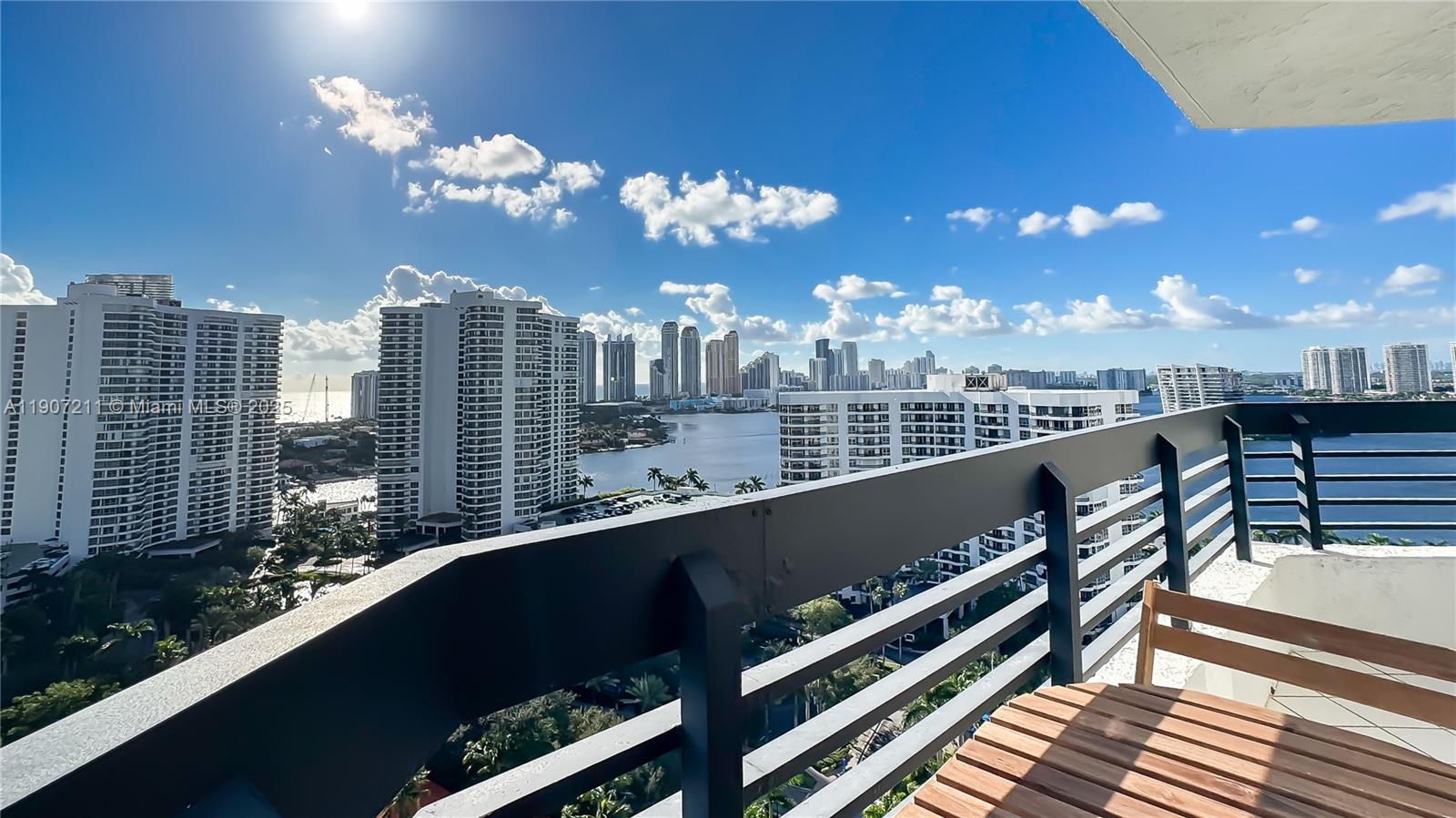 MYSTIC POINTE TOWER 400 C - Residential