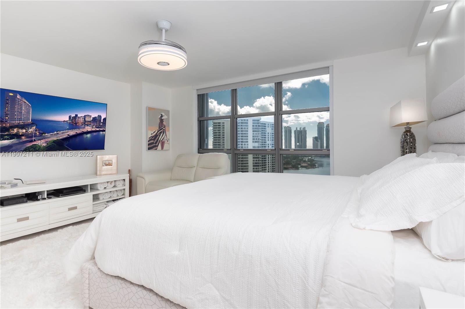 MYSTIC POINTE TOWER 400 C - Residential