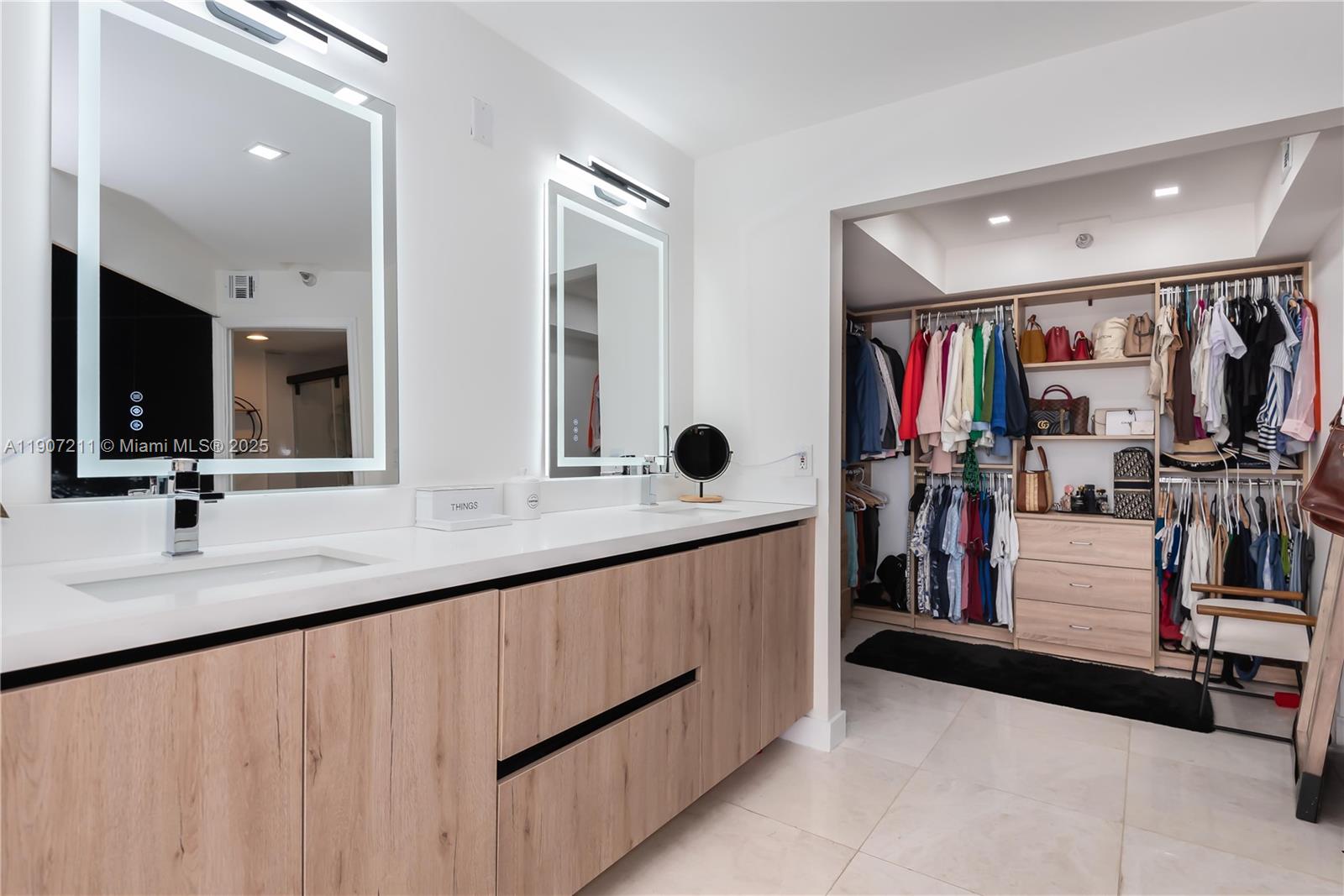 MYSTIC POINTE TOWER 400 C - Residential