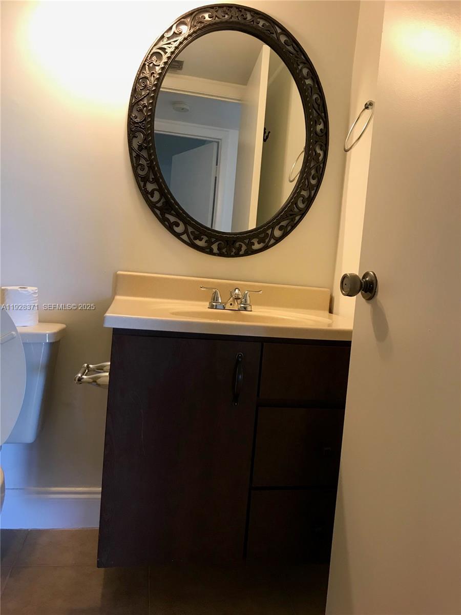 CLUB QUARTERS AT RAINTREE - Residential Lease