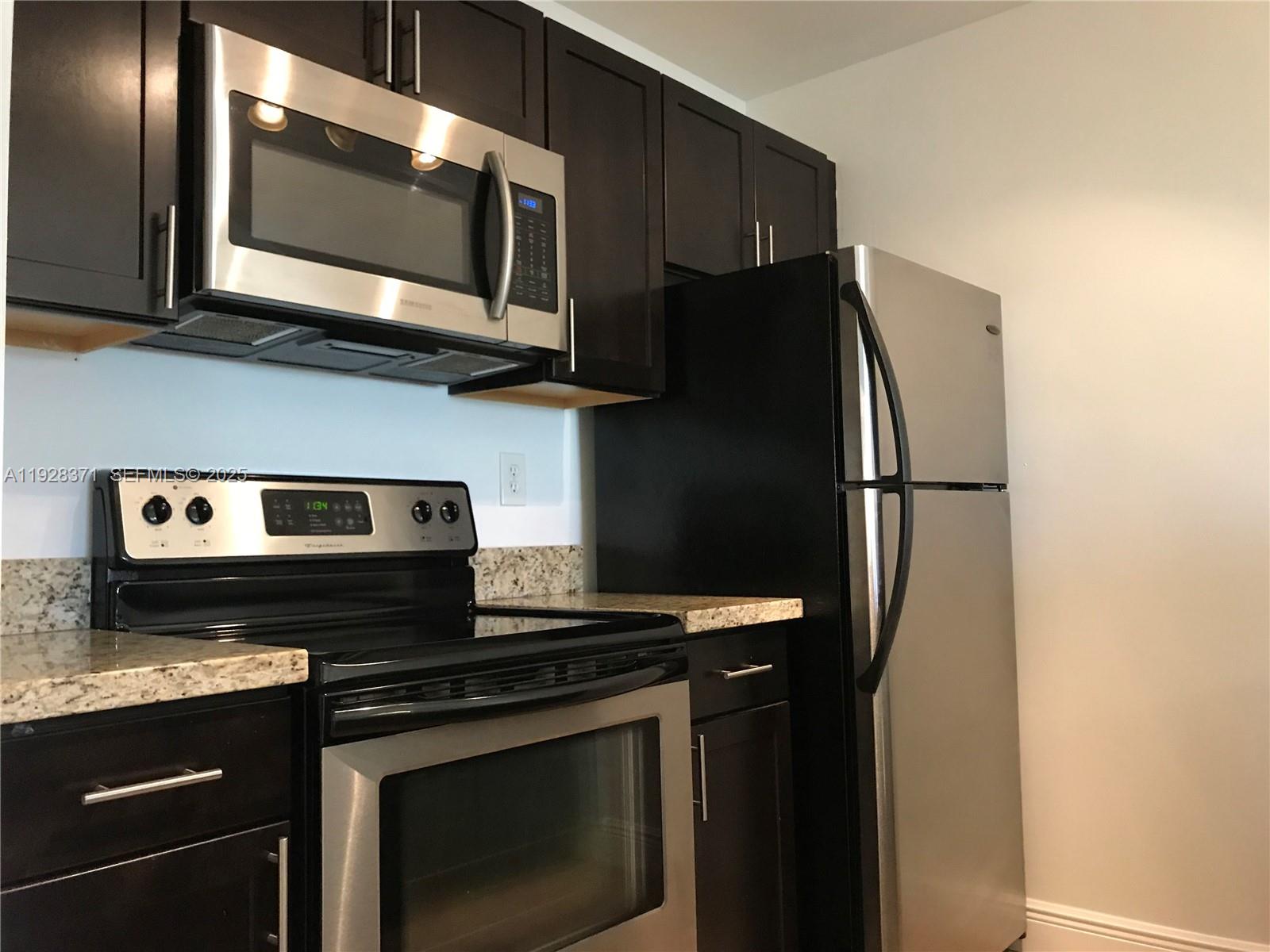 CLUB QUARTERS AT RAINTREE - Residential Lease