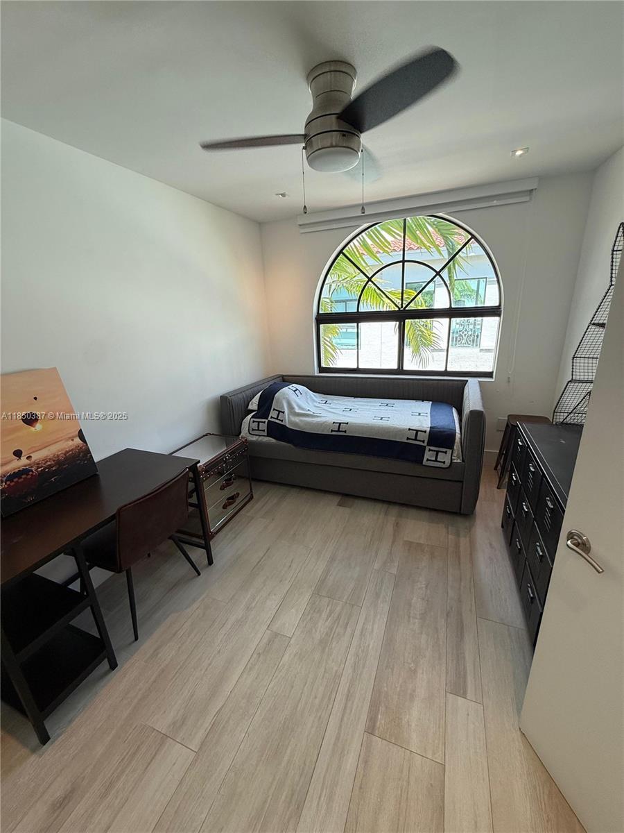 THE VILLAS AT BAY HARBOR - Residential