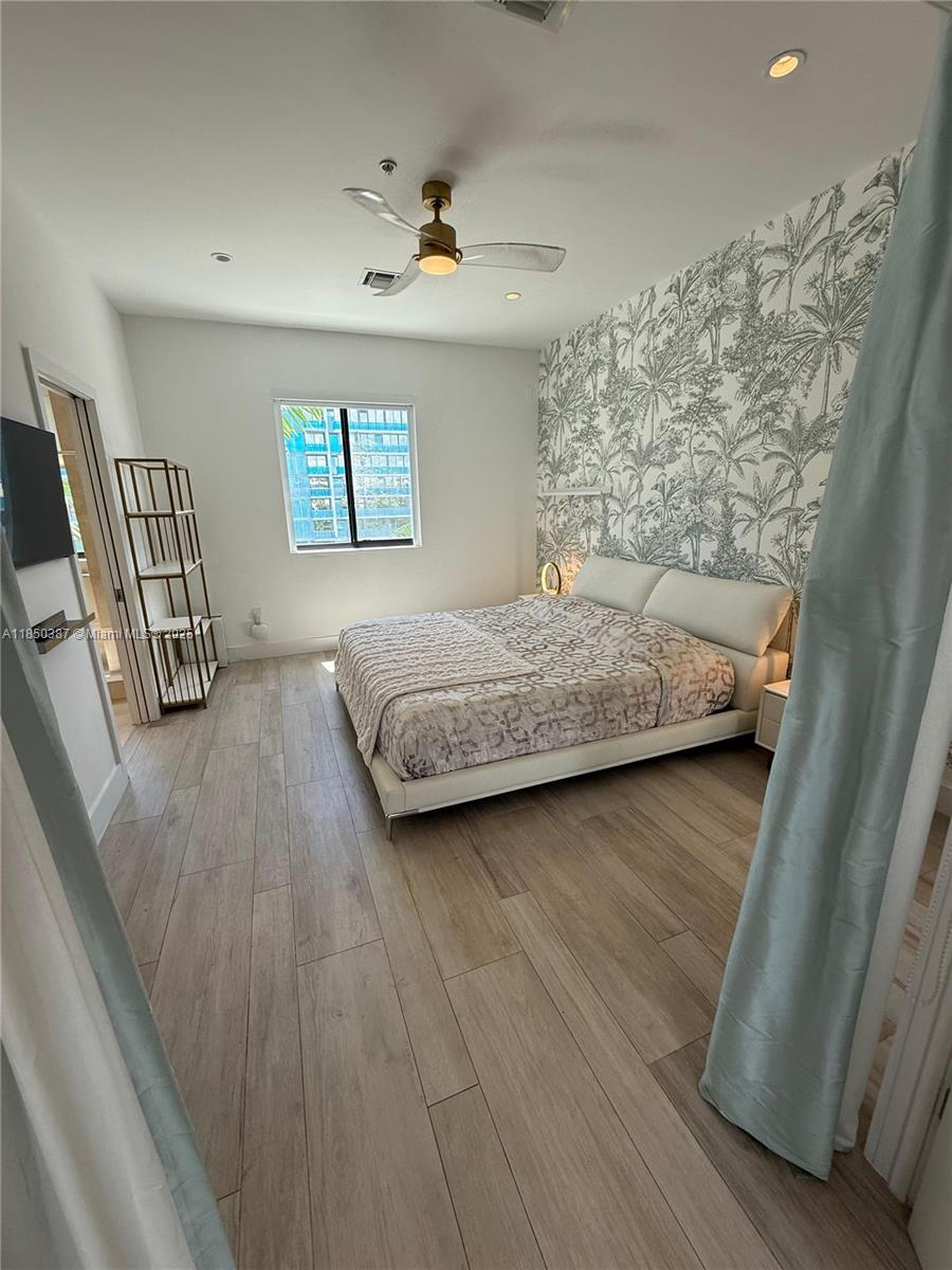 THE VILLAS AT BAY HARBOR - Residential