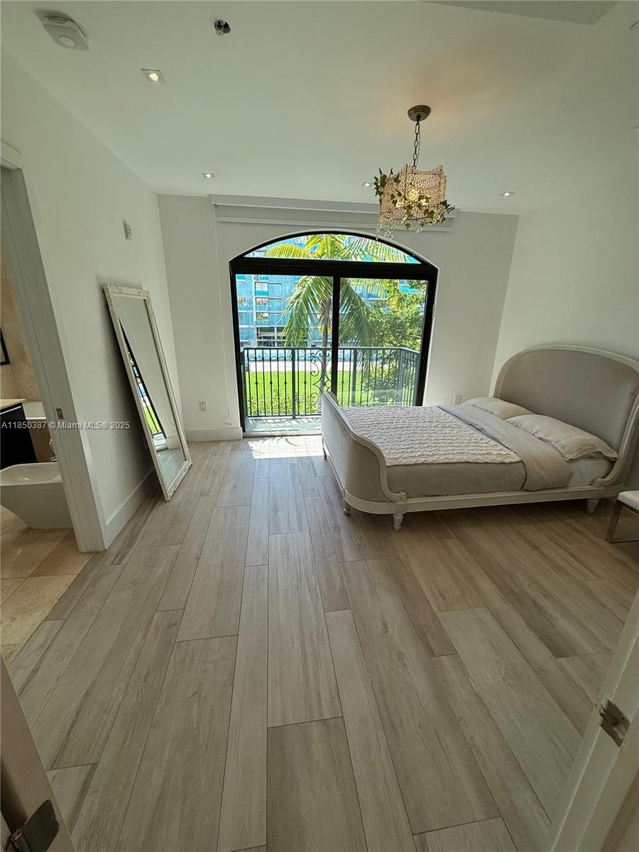 THE VILLAS AT BAY HARBOR - Residential