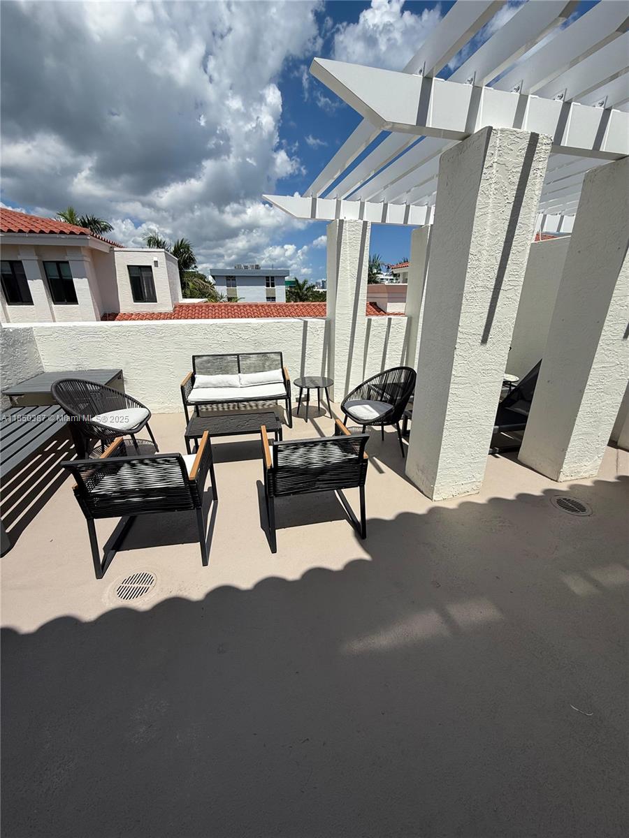 THE VILLAS AT BAY HARBOR - Residential