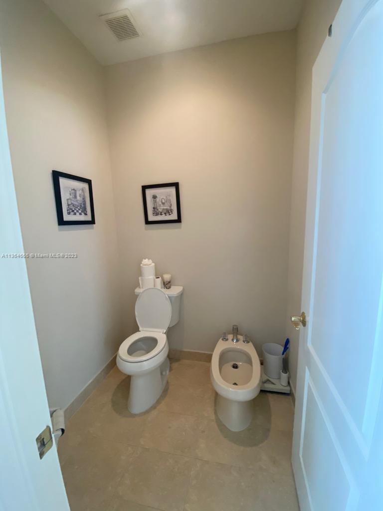 CRESTVIEW LAKES - Residential Lease