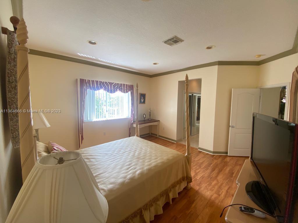 CRESTVIEW LAKES - Residential Lease