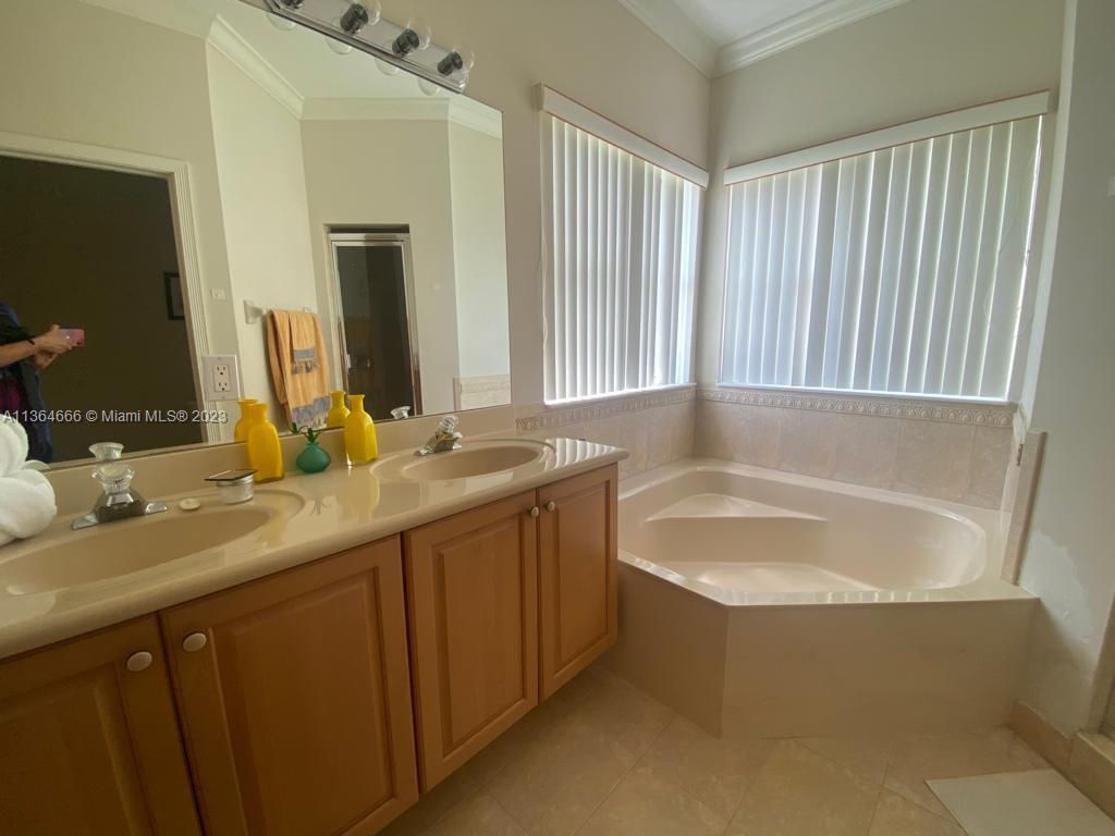 CRESTVIEW LAKES - Residential Lease