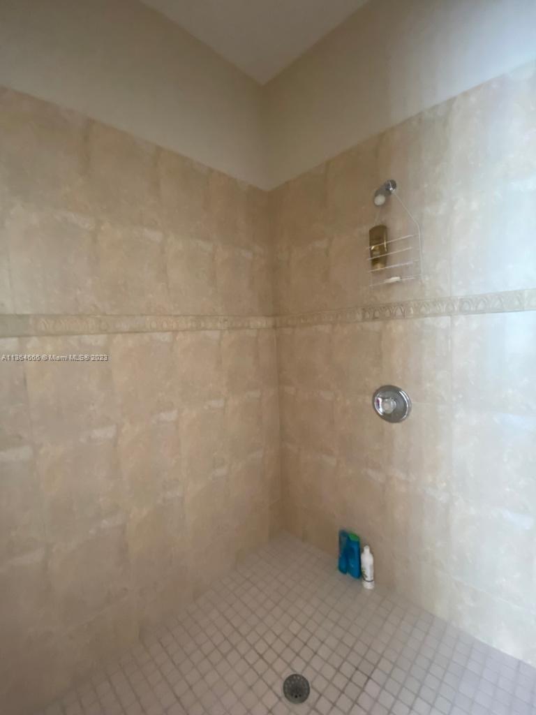 CRESTVIEW LAKES - Residential Lease