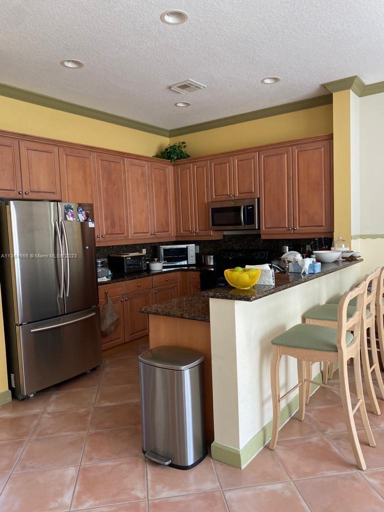 CRESTVIEW LAKES - Residential Lease