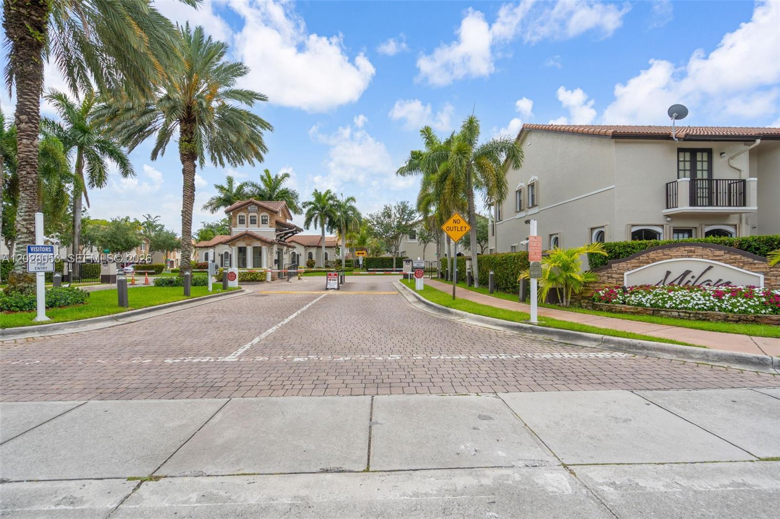 BEACON AT DORAL - Residential
