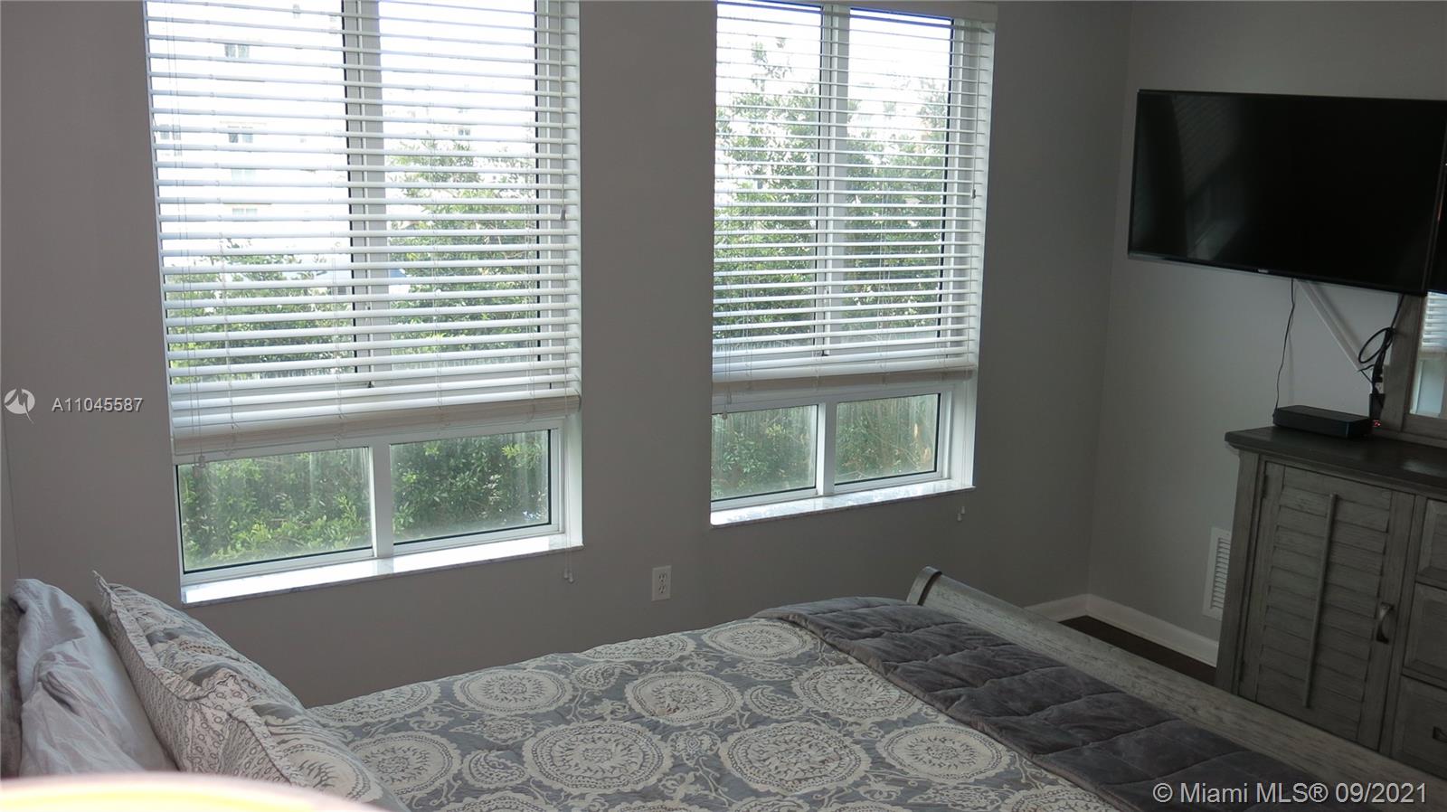 TOSCANO CONDO - Residential