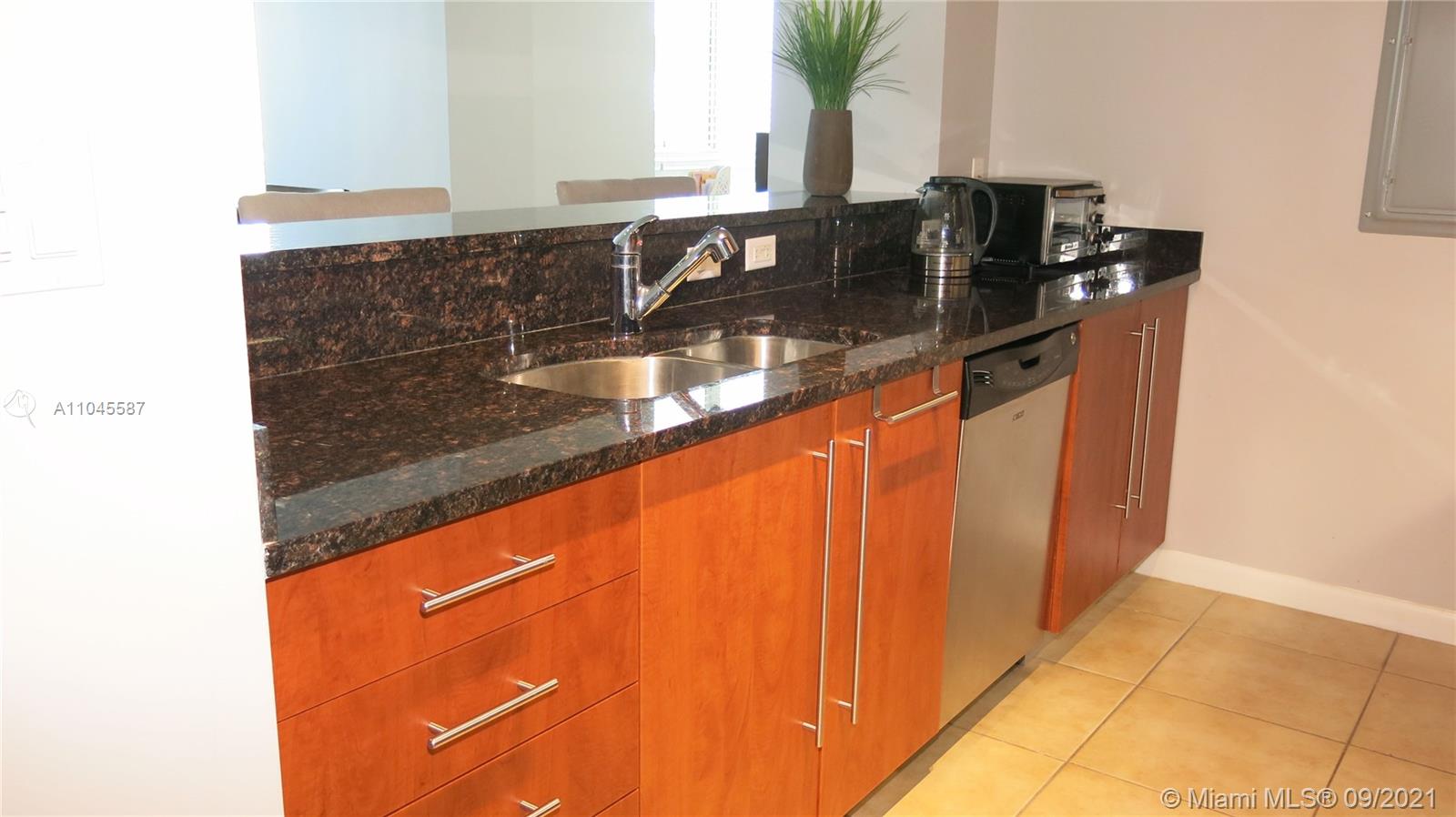 TOSCANO CONDO - Residential