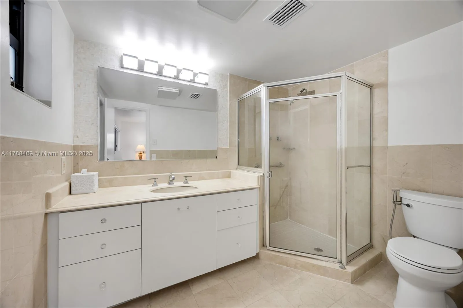 Coral Gables, Florida 33134, United States, 4 Bedrooms Bedrooms, ,3 BathroomsBathrooms,Residential,Pending,113919