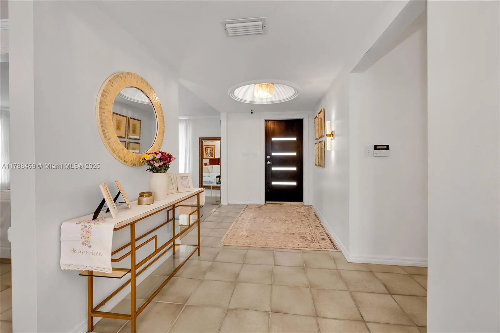 Coral Gables, Florida 33134, United States, 4 Bedrooms Bedrooms, ,3 BathroomsBathrooms,Residential,Pending,113919