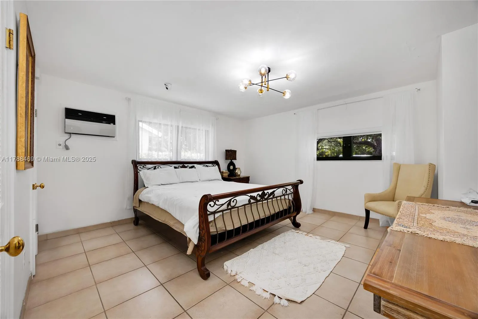 Coral Gables, Florida 33134, United States, 4 Bedrooms Bedrooms, ,3 BathroomsBathrooms,Residential,Pending,113919