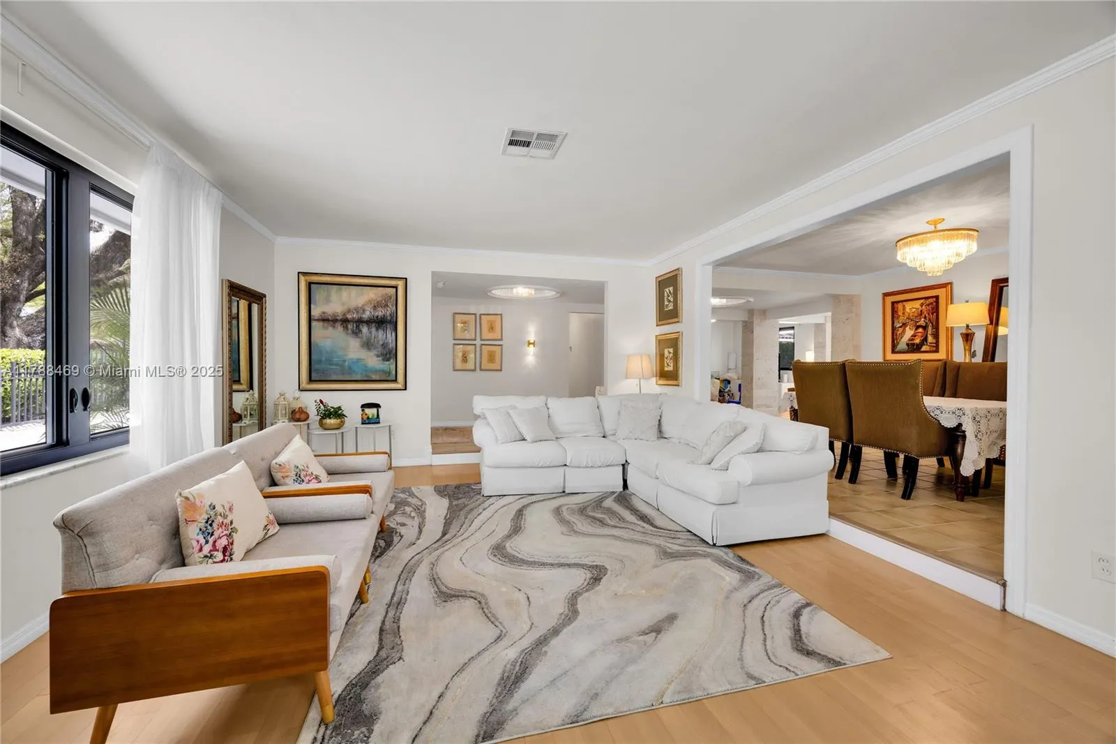 Coral Gables, Florida 33134, United States, 4 Bedrooms Bedrooms, ,3 BathroomsBathrooms,Residential,Pending,113919