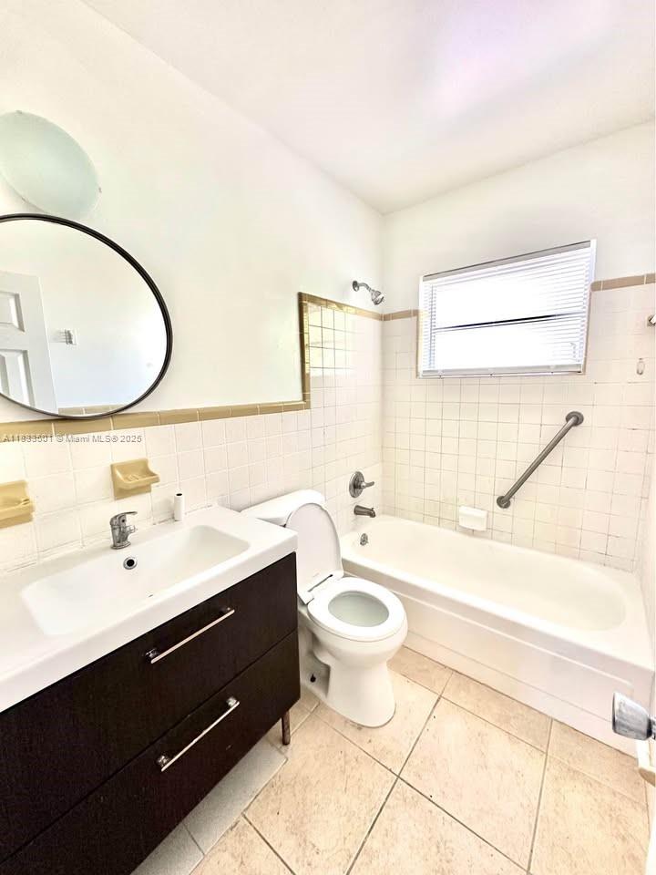 HOLLYWOOD TERRACE - Residential Lease