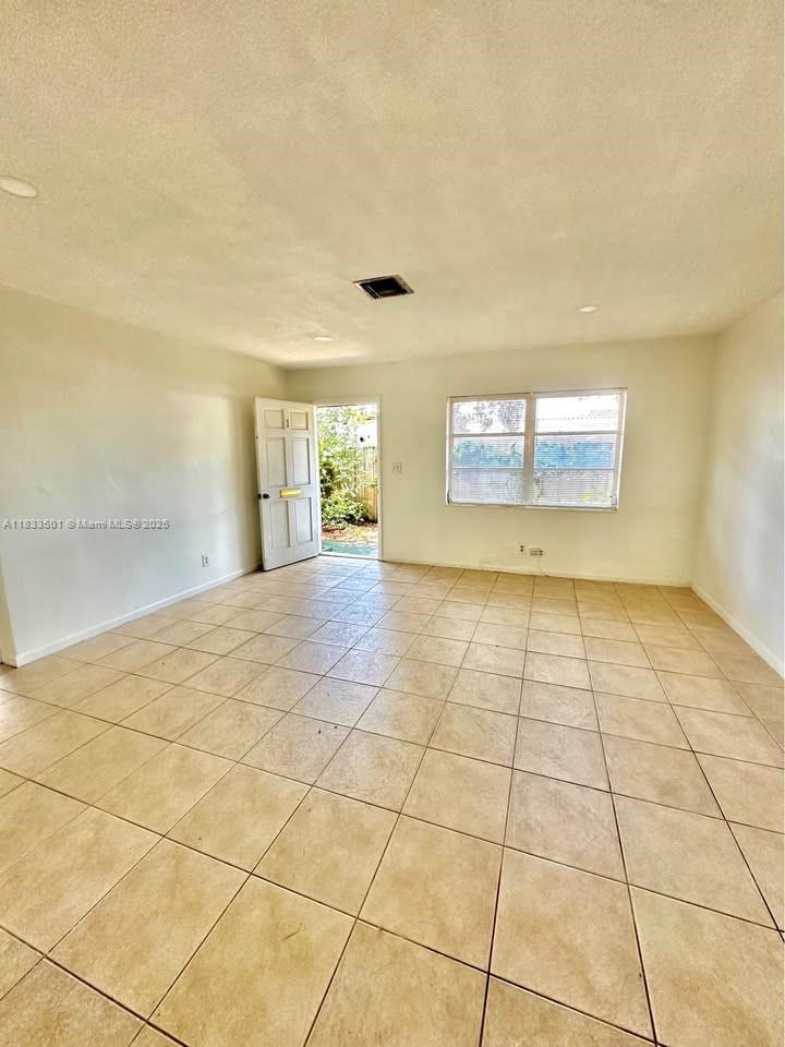 HOLLYWOOD TERRACE - Residential Lease