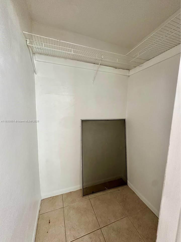 HOLLYWOOD TERRACE - Residential Lease