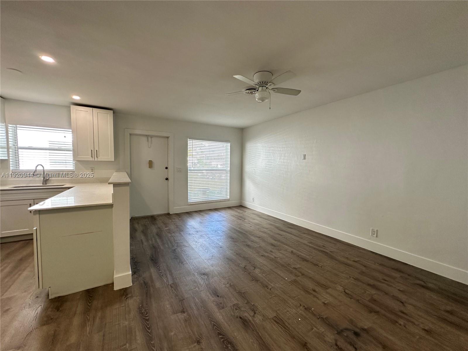 HOLLYWOOD LITTLE RANCHES - Residential Lease