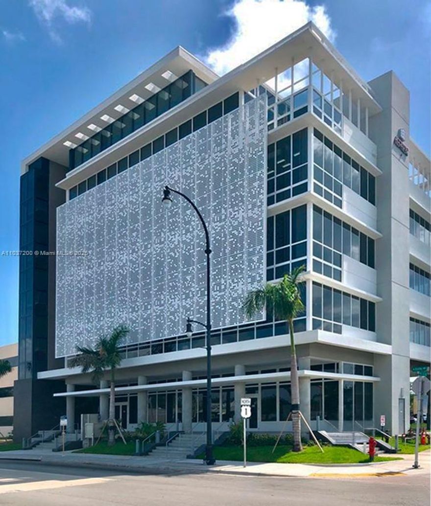 2 Class A Office Suites Available
$40 - $42 PSF NNN
Office #303 -1,243 SF, Last Spec Suite - Select your Paint and Flooring and Move Right in - $40 psf NNN
Office #501 - 5,956 SF Full Penthouse Floor - 2 Private Balconies
 Exclusive AND Private, Incredible Views and, Balconies.
   Available as a true Plug & Play, with options on high-end designer furnishings.
State of the Art Amenities
HVAC & Building Systems
Owner Will Finish Space to Your Specifications and Deliver as True “Plug and Play”
$42 PSF NNN
