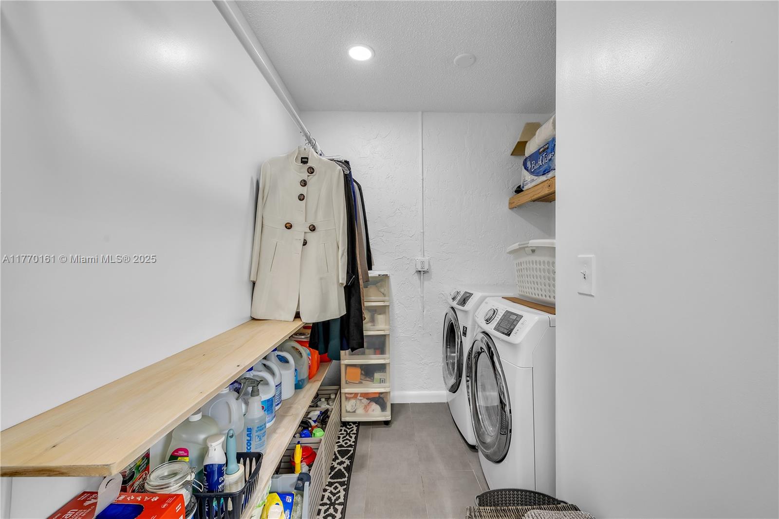 SILVER LAKES PHASE III RE - Residential