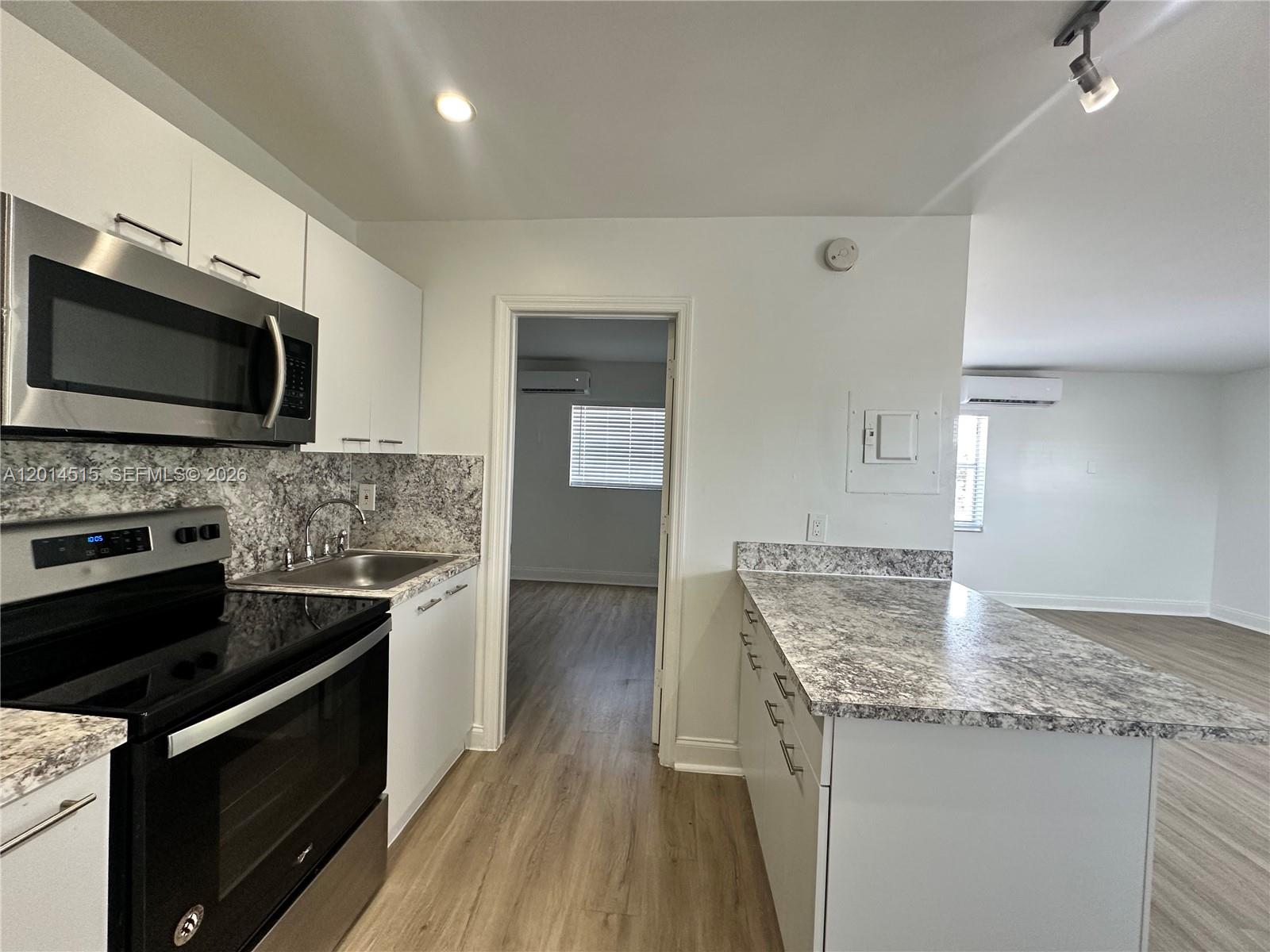LAUDERDALE GARDENS - Residential Lease