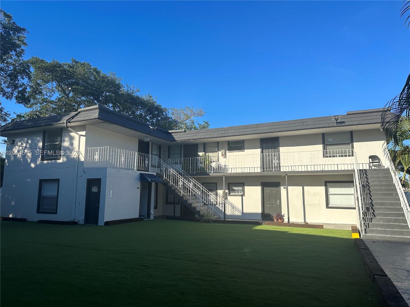 LAUDERDALE GARDENS - Residential Lease