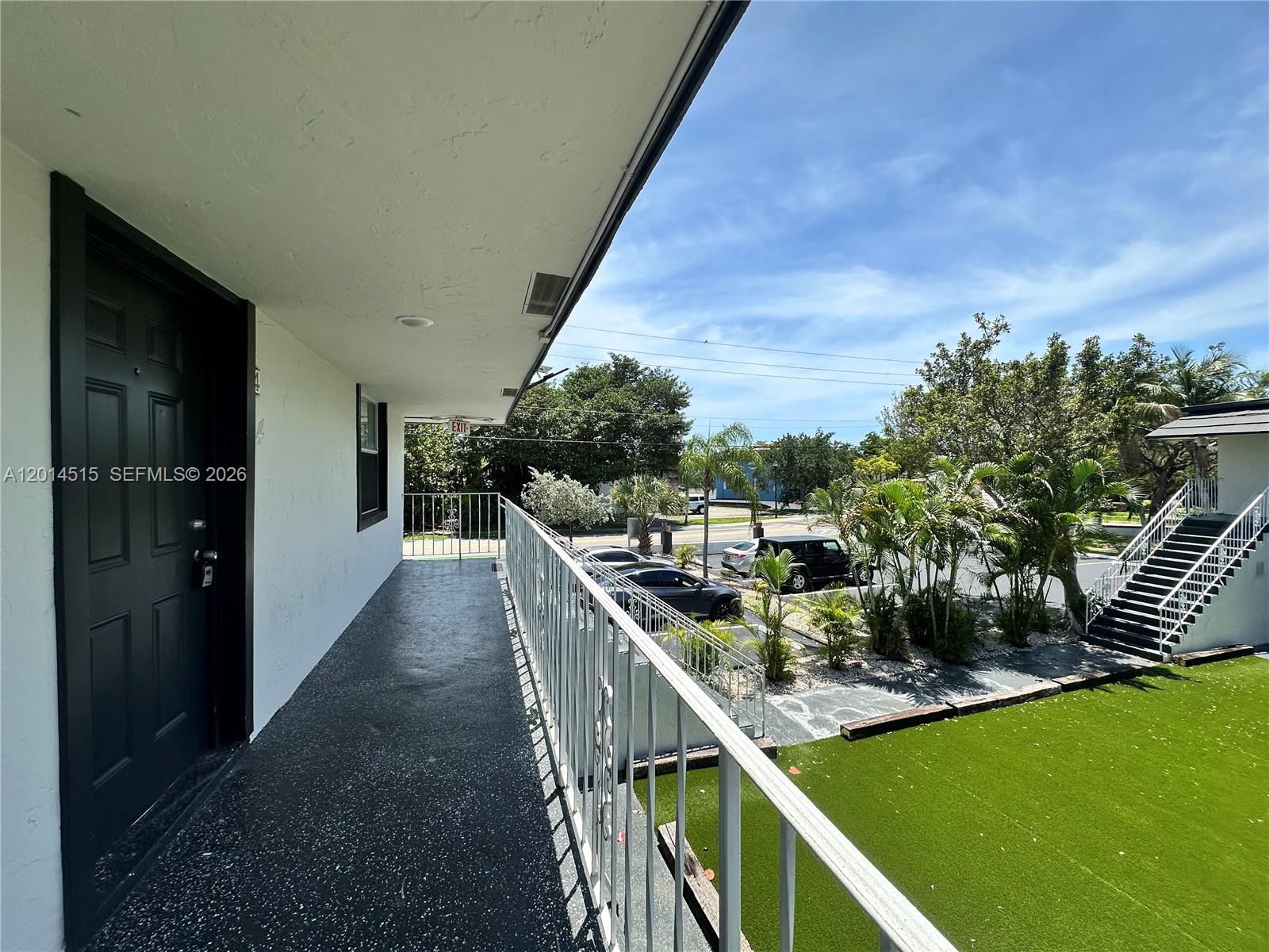 LAUDERDALE GARDENS - Residential Lease