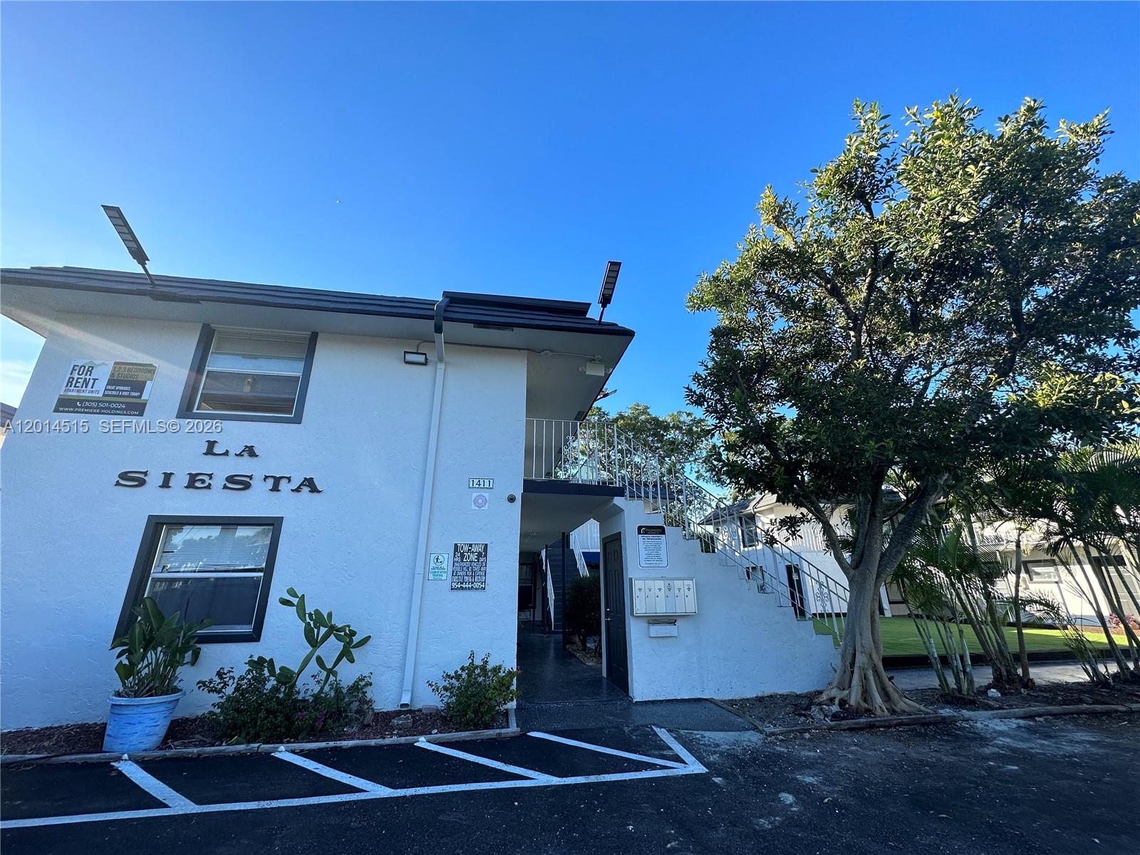 LAUDERDALE GARDENS - Residential Lease