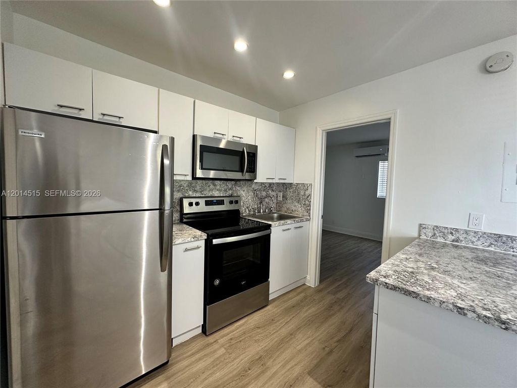 Photo of 1413 N Dixie Hwy #4, Fort Lauderdale, FL 33304 (MLS # A12014515)