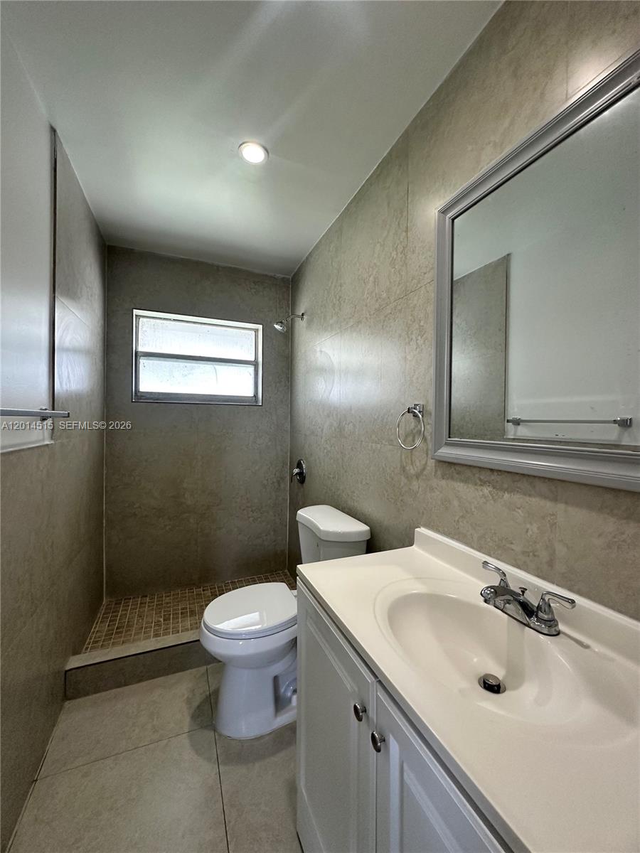 LAUDERDALE GARDENS - Residential Lease