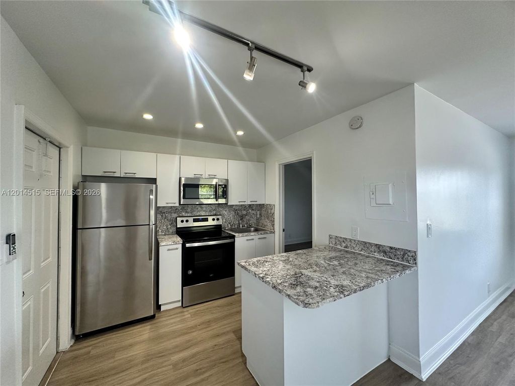 Photo of 1413 N Dixie Hwy #4, Fort Lauderdale, FL 33304 (MLS # A12014515)