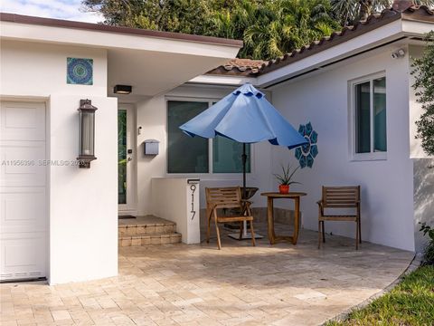 Photo of 9117 Carlyle Ave, Surfside, FL 33154 (MLS # A11956396)