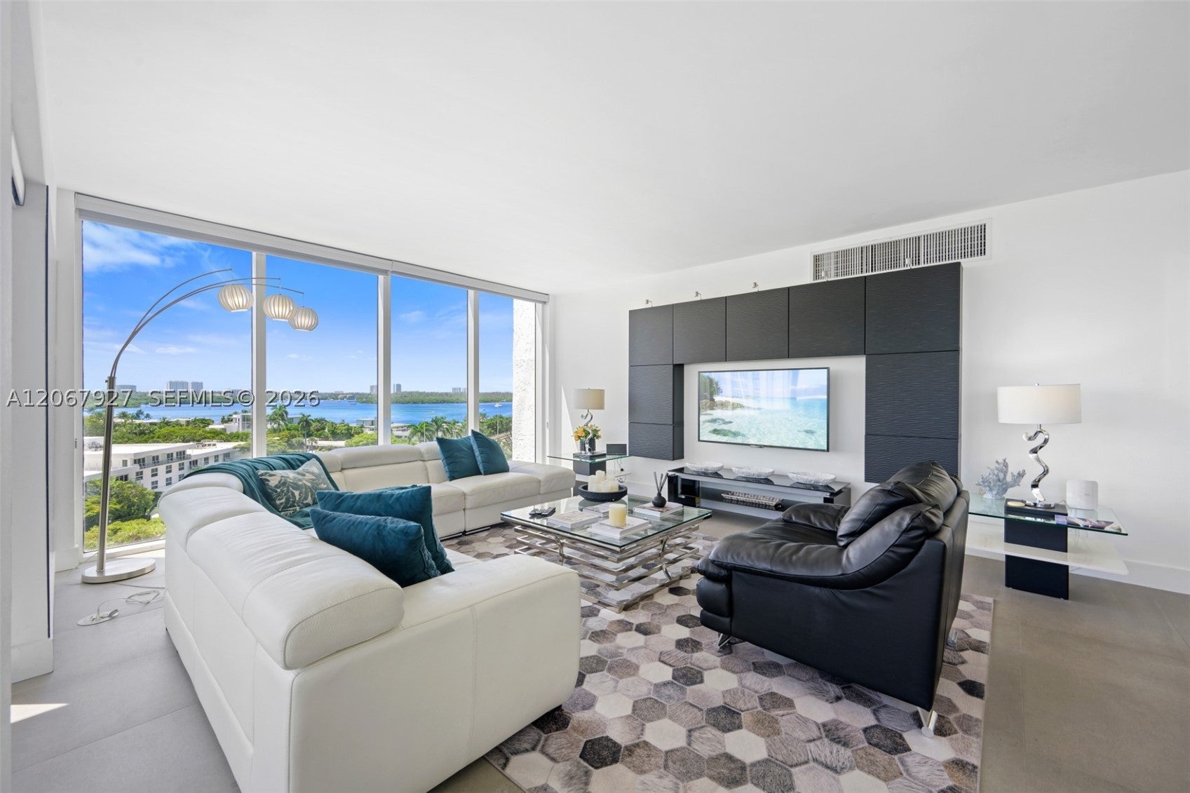 10275 Collins Ave 722
