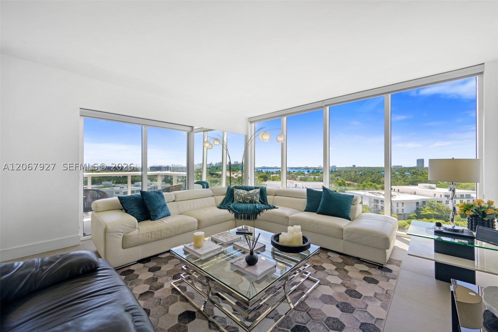 10275 Collins Ave 722
