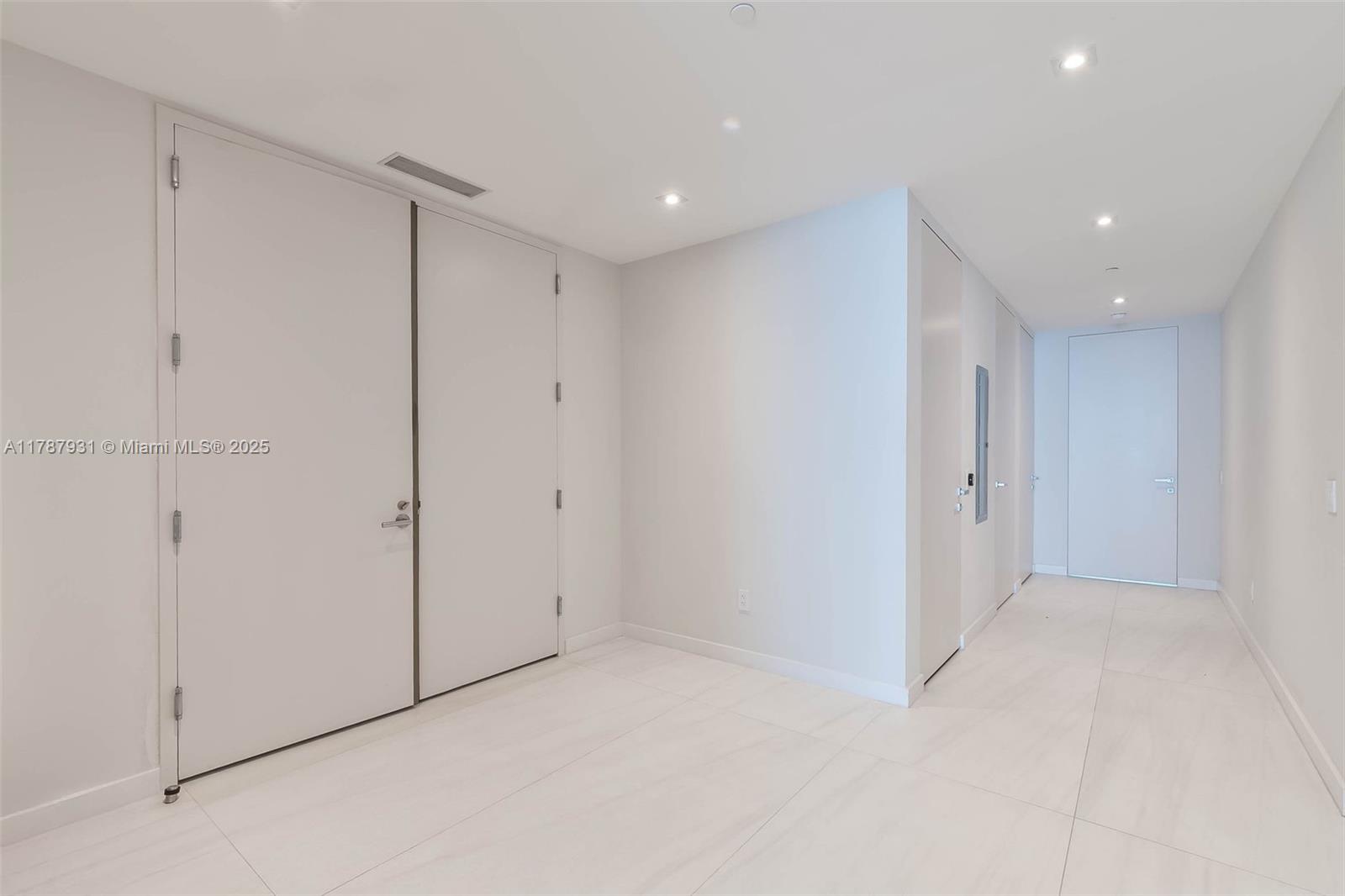 18975 COLLINS CONDO - Residential