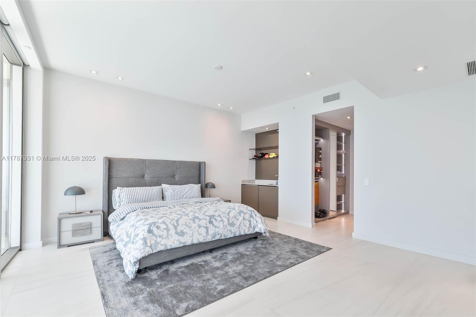 18975 COLLINS CONDO - Residential