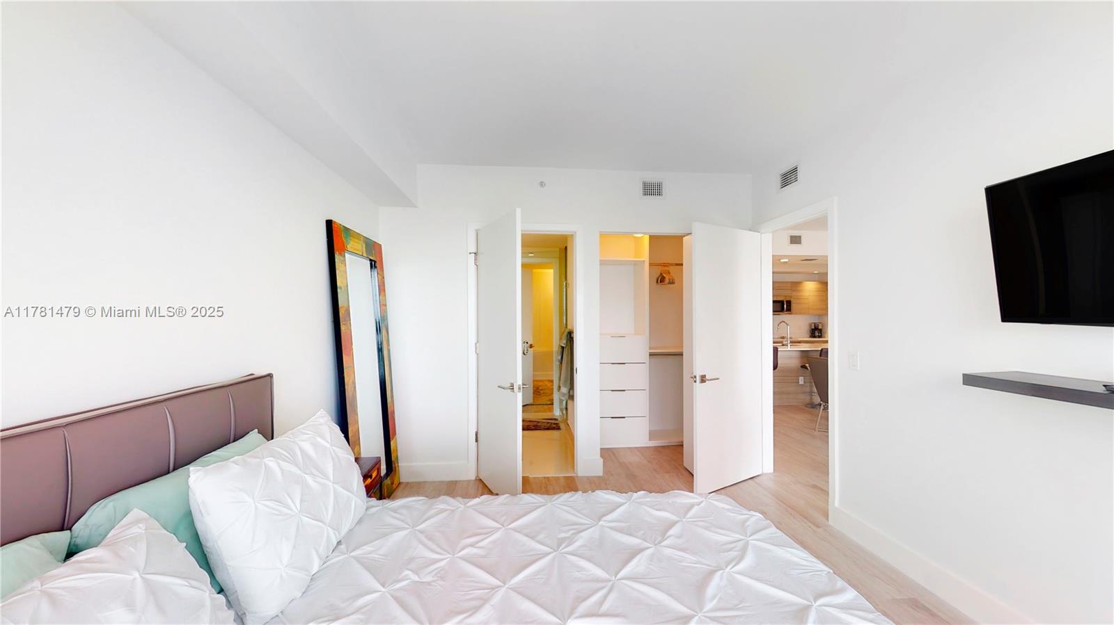3401 MIDTOWN CONDO - Residential