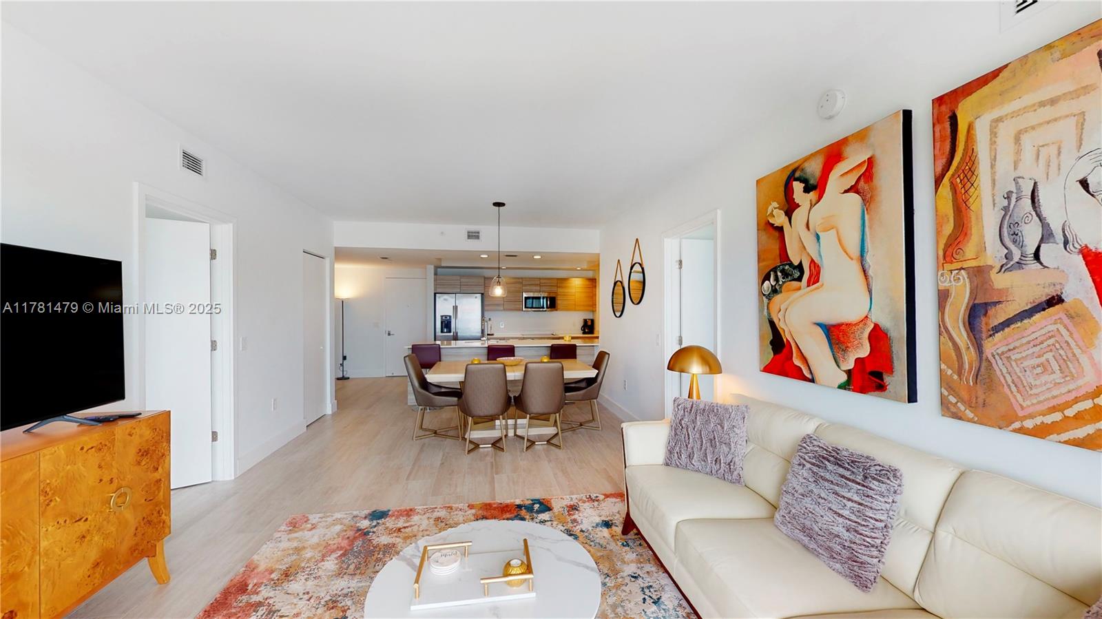 121 NE 34th St 2607