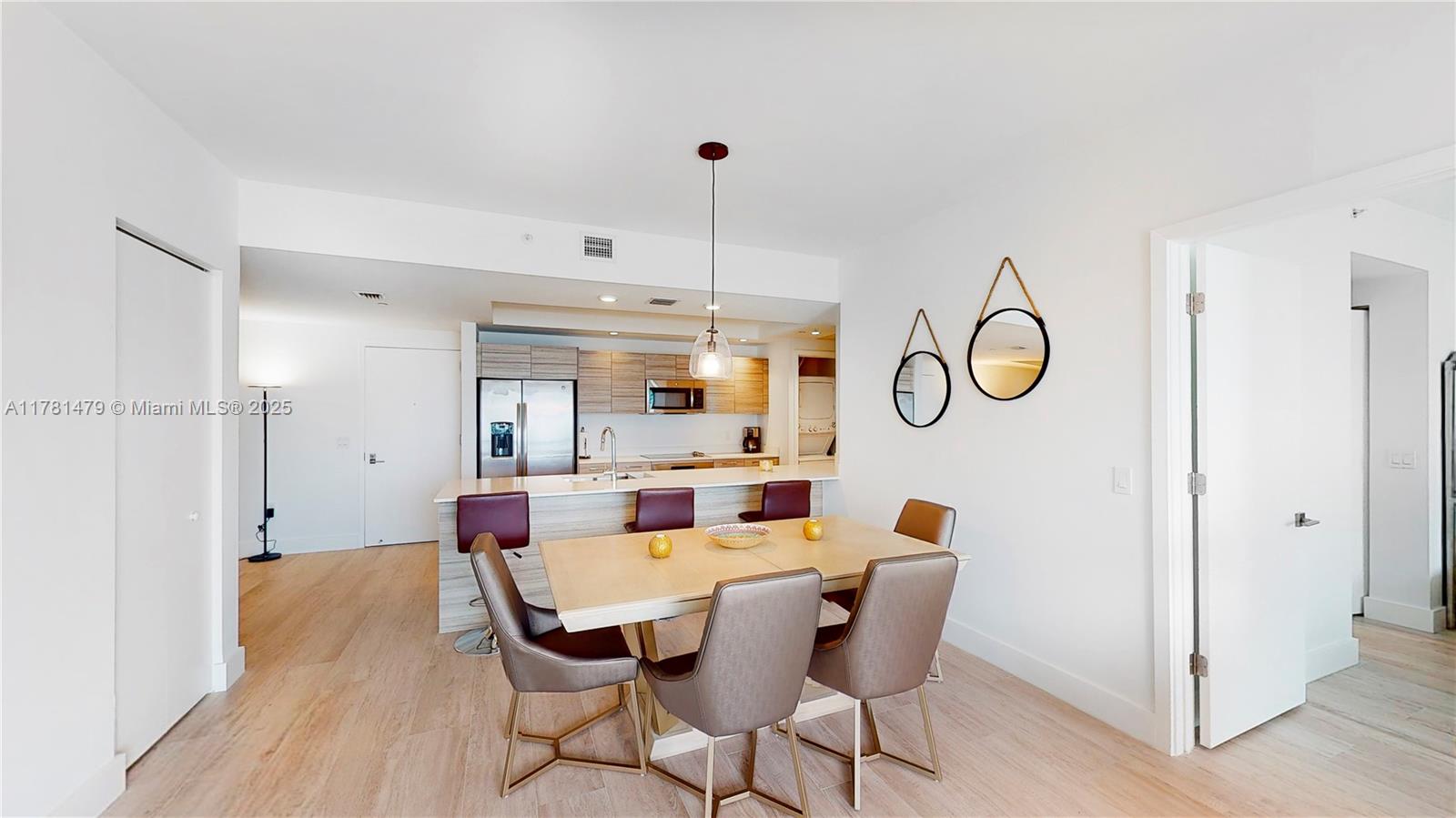 121 NE 34th St 2607
