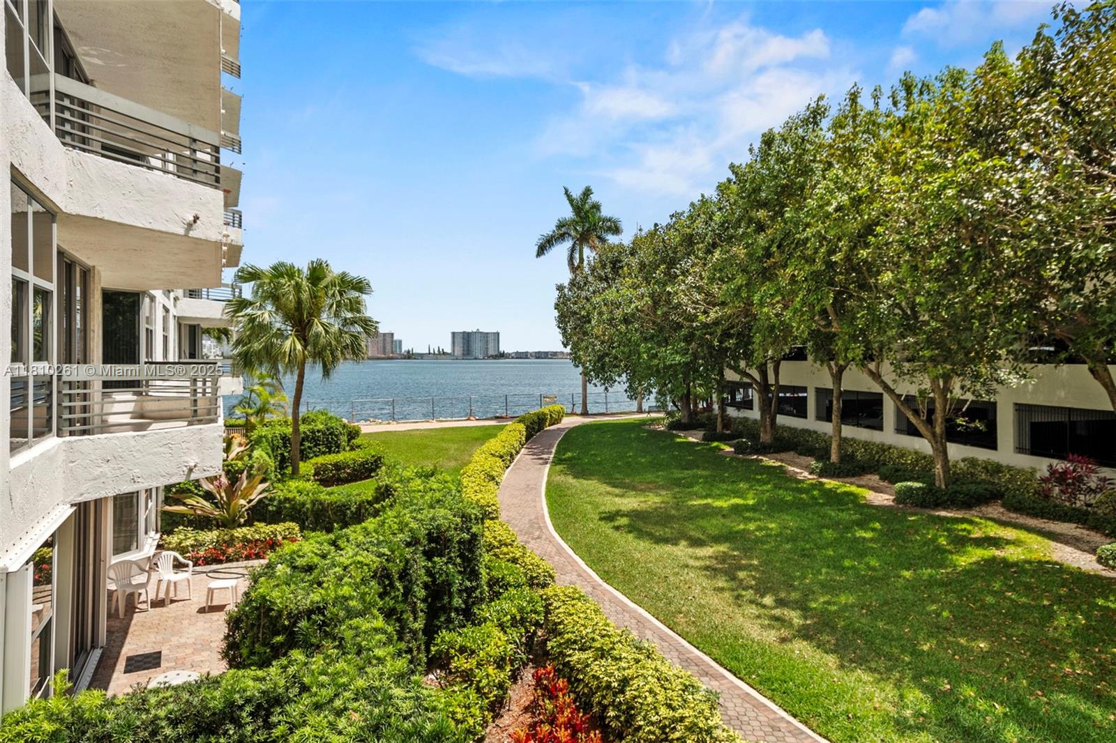 Rental Property at 19101 Ne 36th Ct 203, Aventura, Miami-Dade County, Florida - Bedrooms: 2 
Bathrooms: 2  - $3,900 MO.