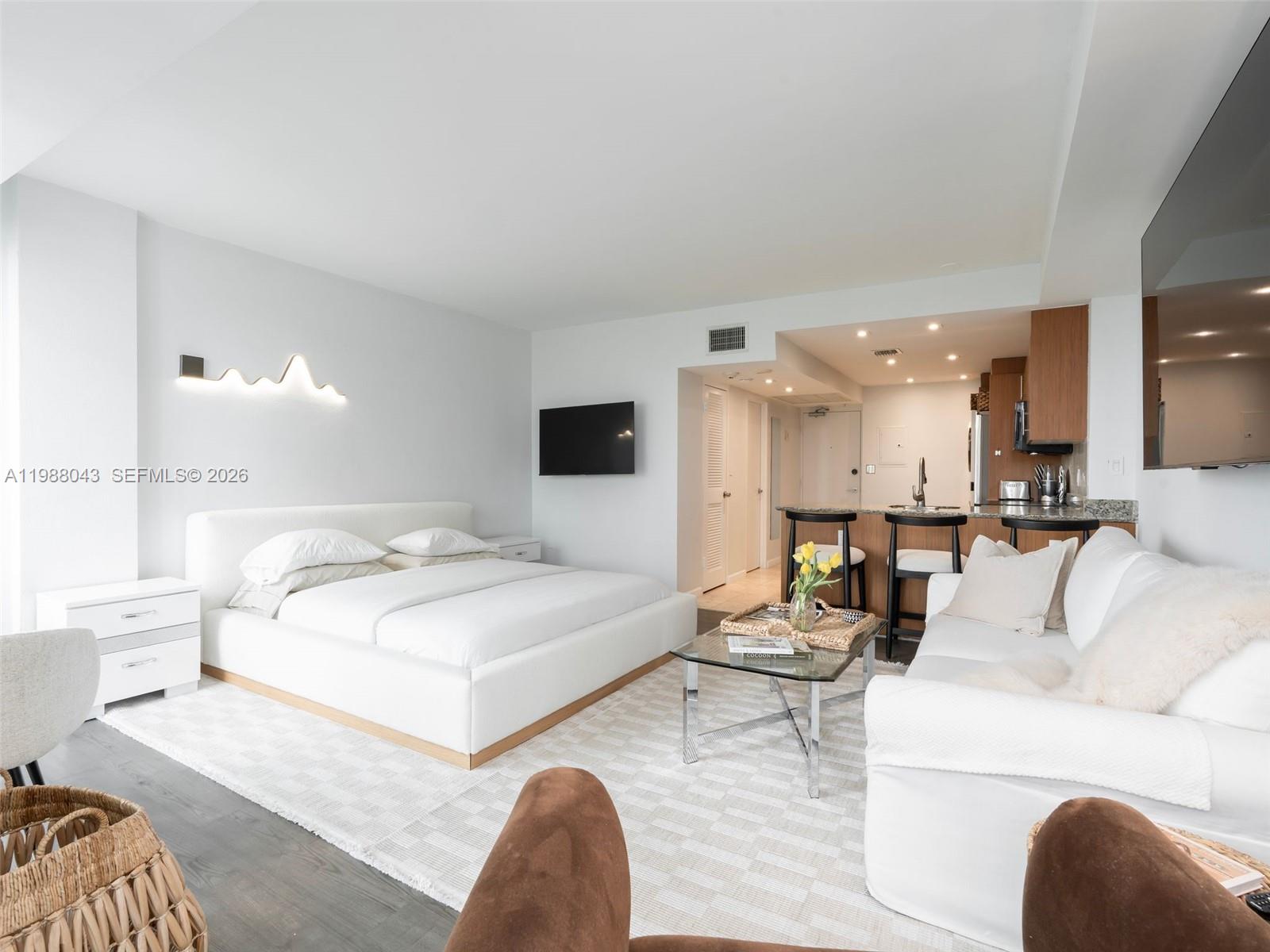 HARBOUR HOUSE - Residential